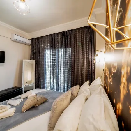 Deluxe Apt.