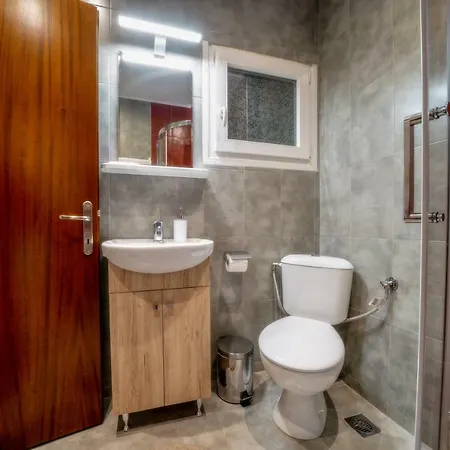 شقة Deluxe Apt. سالونيك