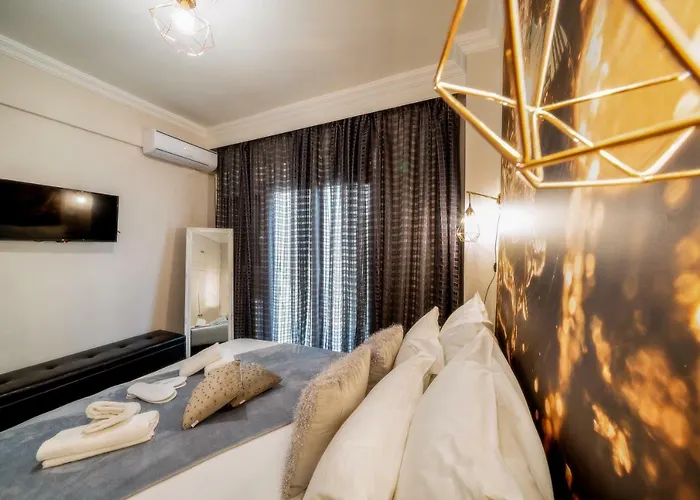Deluxe Apt.