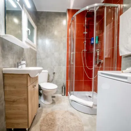 Deluxe Apt. *