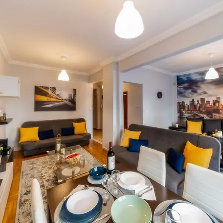 Deluxe Apt. Apartamento *